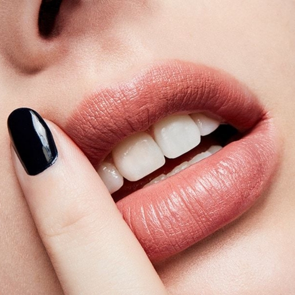 MAC Lipstick - Soleil - Picture 2 of 6